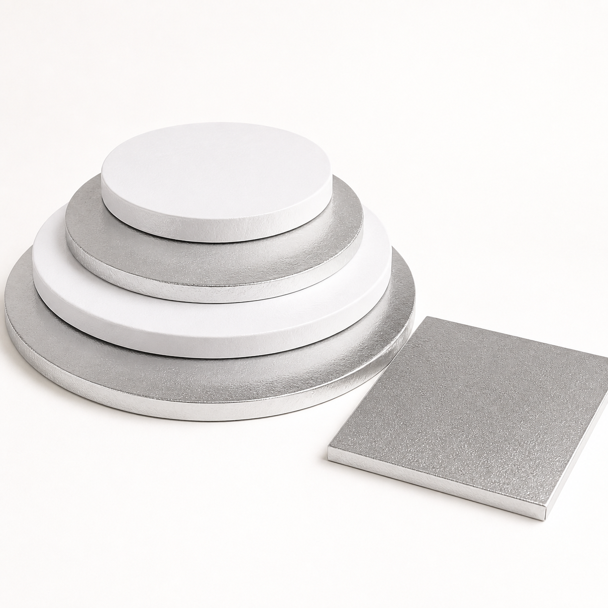 Round and square foil-laminated cake base boards